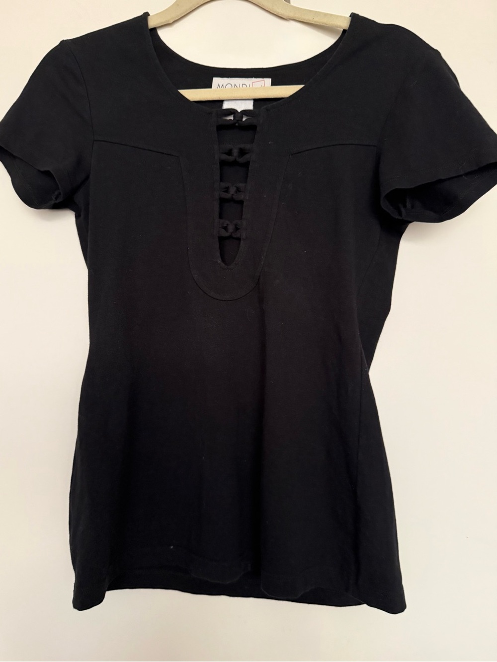 Vintage 89s 90s Mondi Black Short Sleeve Plunging Knot-Front Link Cutout Top S/M